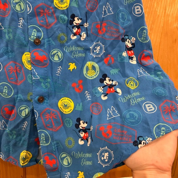 Disney Vacation Club Mickey Mouse Button Up Shirt Men's Camp Shirt - Picture 2 of 11
